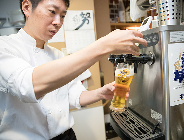 ビール注ぎイメージ